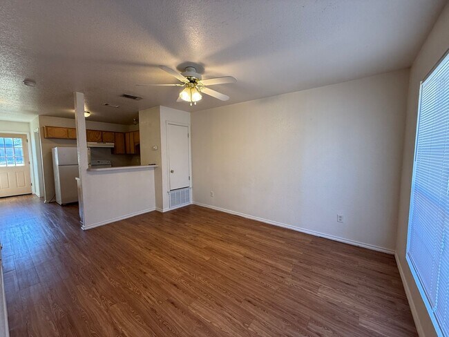 4504 Alan Kent Dr unit B, Killeen, TX 76549 - photo 4