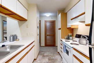 7015 S 38th St, Lincoln, NE 68516