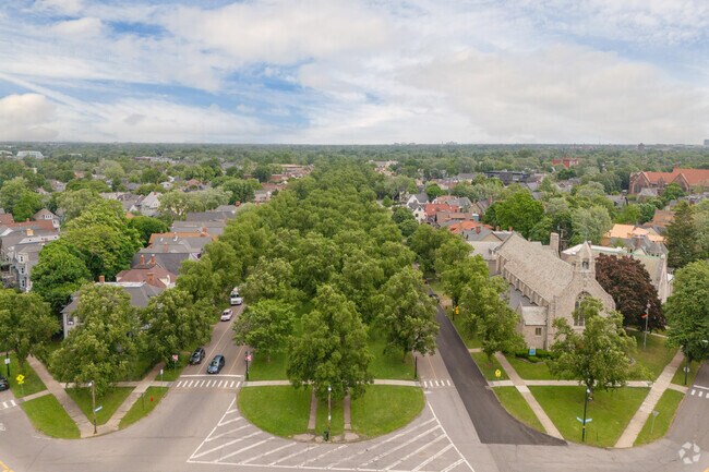 Bidwell Parkway in Elmwood Bidwell hosts a farmers market on Saturdays in the summer.