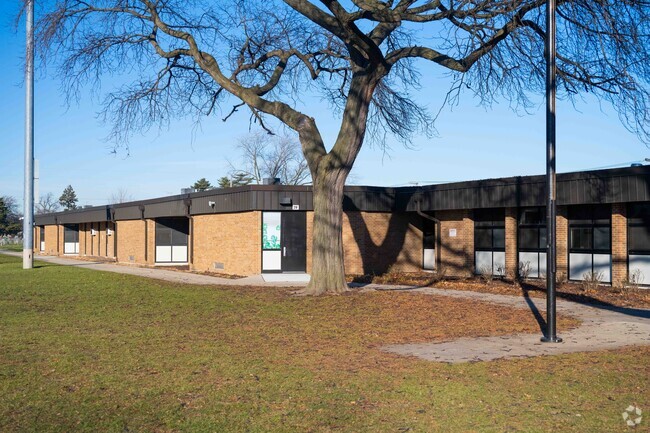 The courses at Northwest Elementary School encourage critical thinking and creativity.
