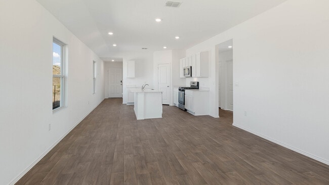 12204 Douglas Fir Cir, Mustang Ridge, TX 78610 - photo 6