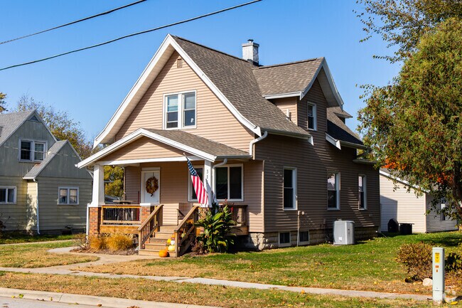 Craftsman-style homes remain a popular choice in Solon.