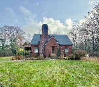 45 Hoppen Rd, New Hartford, CT 06057
