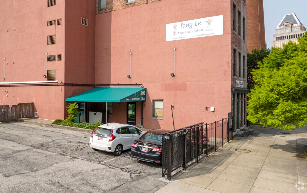 Located in Jonestown the Tong Le Montessori School offers a Chinese immersion program.