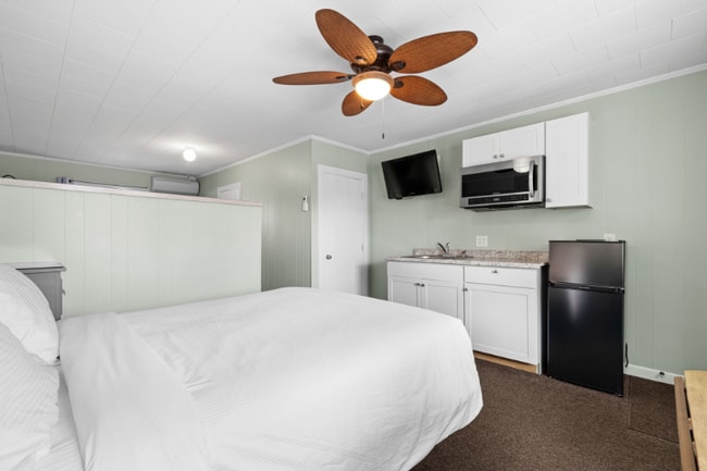 8 Traynor St unit 6, Old Orchard Beach, ME 04064 - photo 2