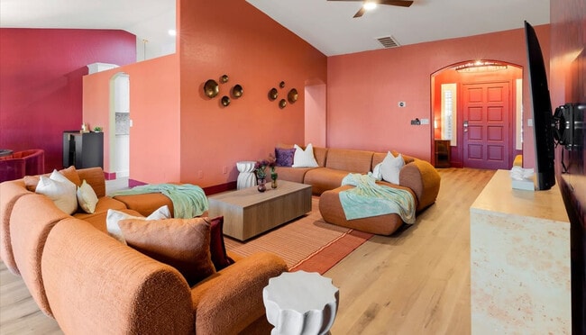 2431 E Laurel St unit ID1370181P, Mesa, AZ 85213 - photo 2