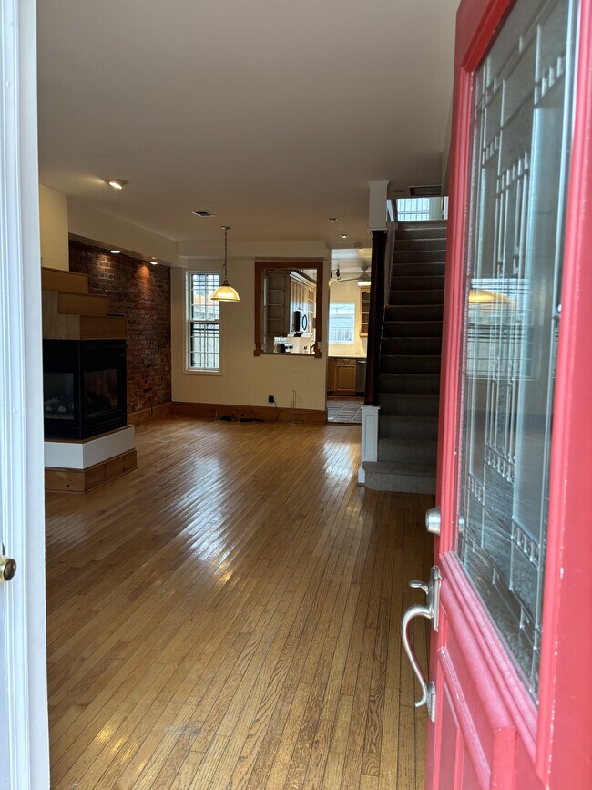1022 G St NE, Washington, DC 20002