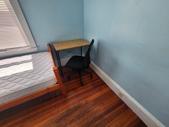 44 Woodbine St unit 1, Quincy, MA 02170 - photo 6