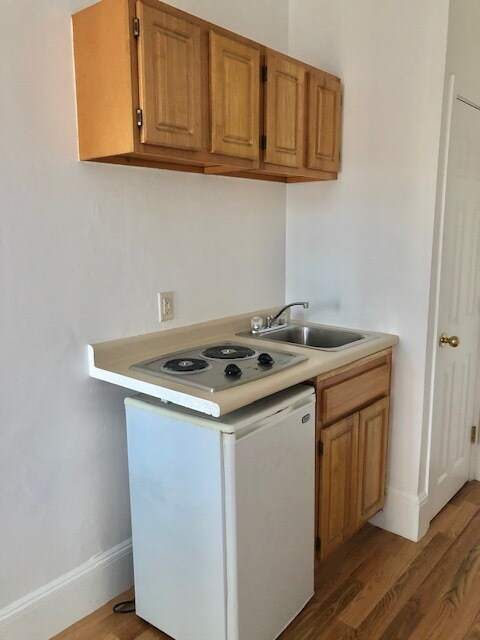 1067 Beacon St unit 9, Brookline, MA 02446 - photo 3