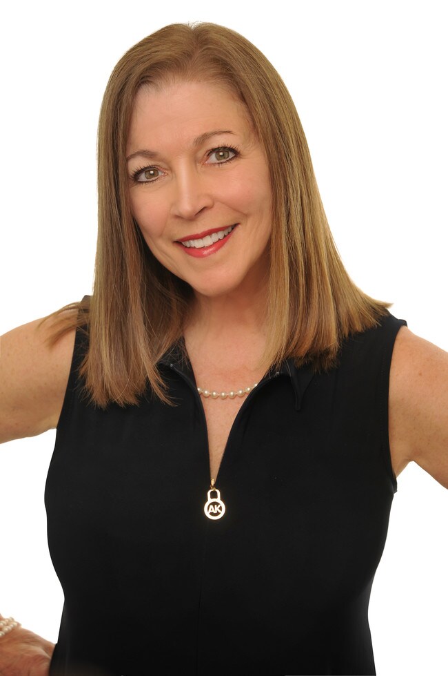 Jayne Helms