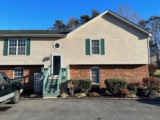 1203 Goose Meadow Dr, Forest, VA 24551
