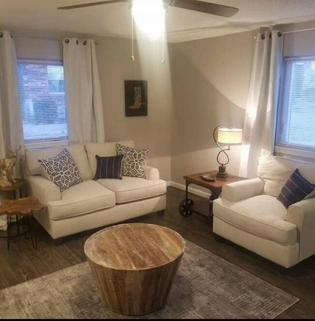 1000 Cornwell Dr unit 17, Yukon, OK 73099 - photo 5