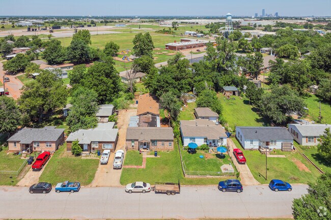 Just 7 miles from downtown OKC, the Valley Brook-Crossroads has kept its small-town appeal.