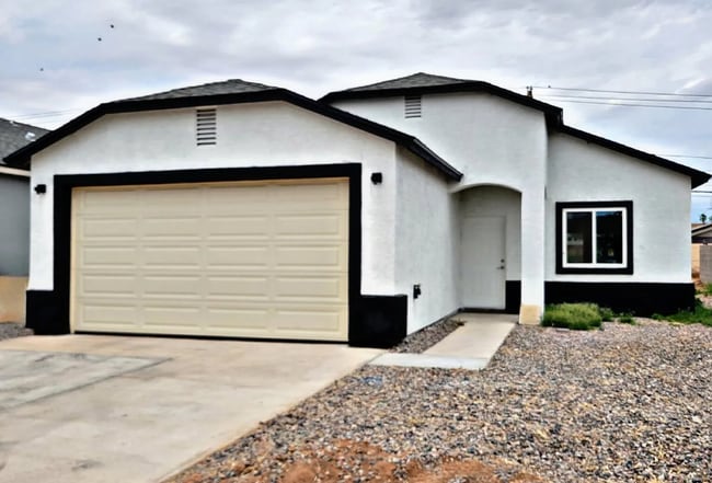 1112 E 4th St, Casa Grande, AZ 85122 - photo 2