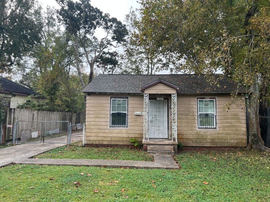 4734 Wyandotte St, Baton Rouge, LA 70805 - photo 1