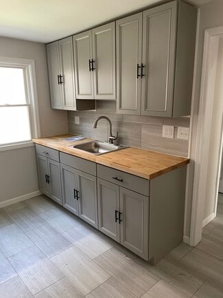 1344 Buffalo Rd Unit Downstairs, Erie, PA 16503