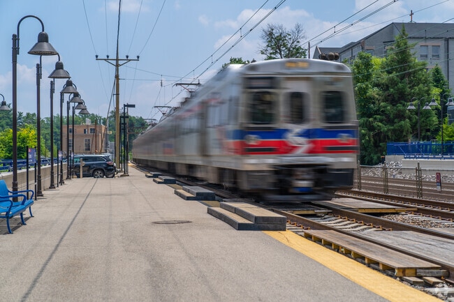 SEPTA provides two lines in Villanova, with downtown Philadelphia a 40-minute ride.