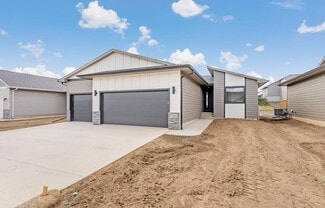 5500 E Brennan Dr, Sioux Falls, SD 57110