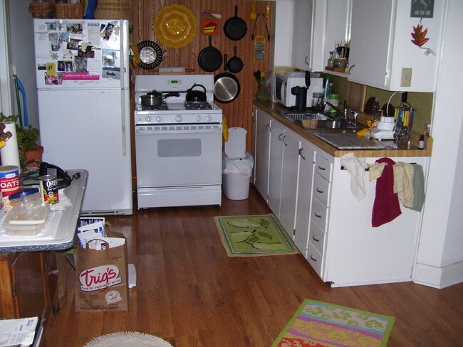 333 Washington Ave unit Lower, Stevens Point, WI 54481 - photo 2