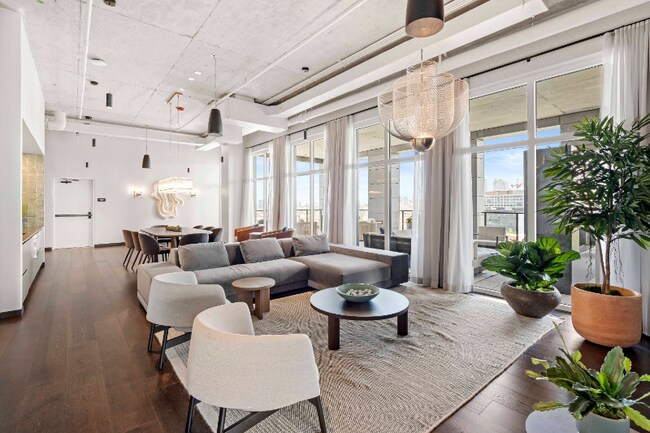 178 N Ashland Ave, Chicago, IL 60607 - photo 7