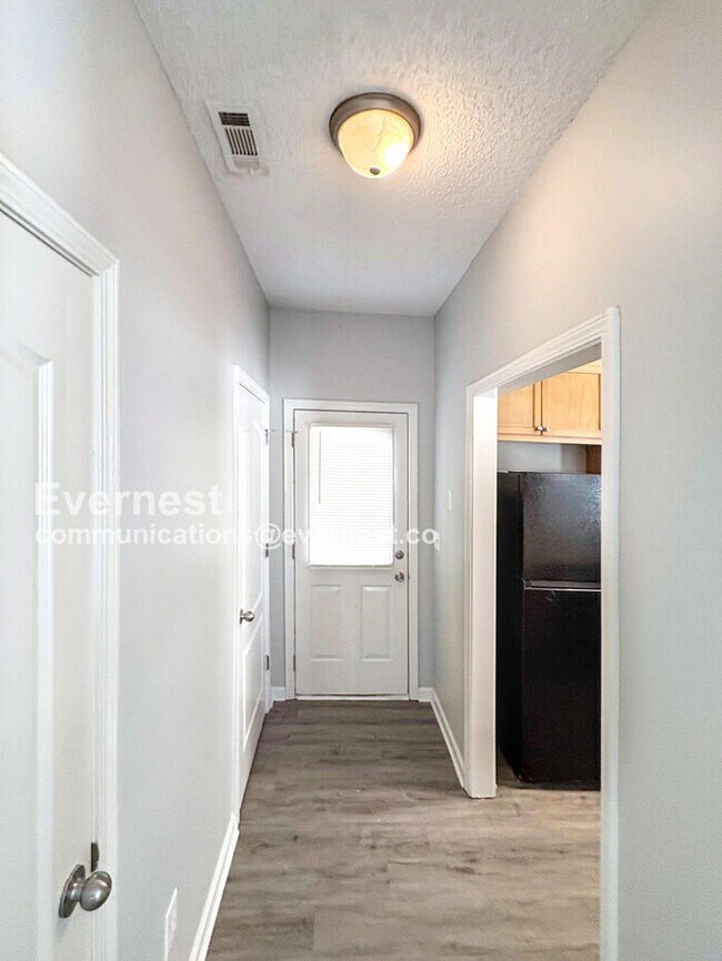 8622 Thomas Rd, Riverdale, GA 30274 - photo 3