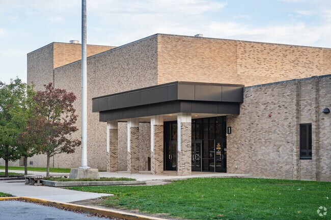 R Nelson Snider High School is a public school in Fort Wayne.