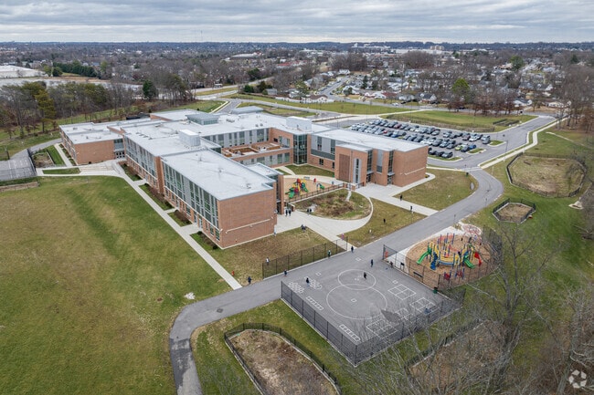 Chadwick Elementary is rated B by Niche and has 611 students in K-5th.