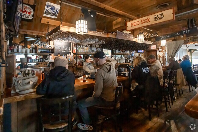 Just outside Denmark, restaurants like Bridgton’s charming Black Horse Tavern offer convenient dining choices.