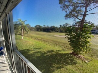 190 Turtle Lake Ct Unit 204, Naples, FL 34105