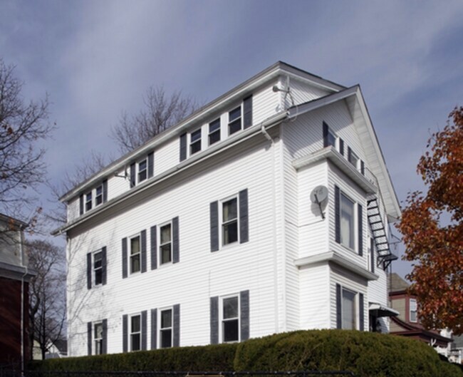 171 Garden St unit 5, Pawtucket, RI 02860 - photo 2