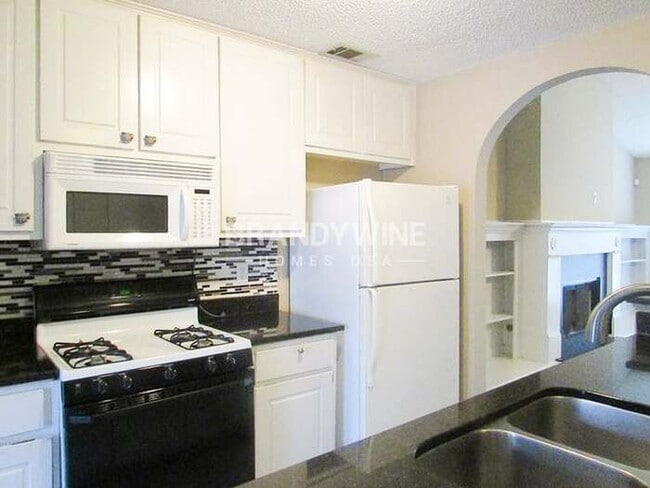 3686 Hudson Way, Rex, GA 30273 - photo 5