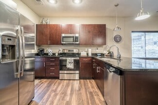 6601 S 194th Terrace Plaza, Omaha, NE 68135