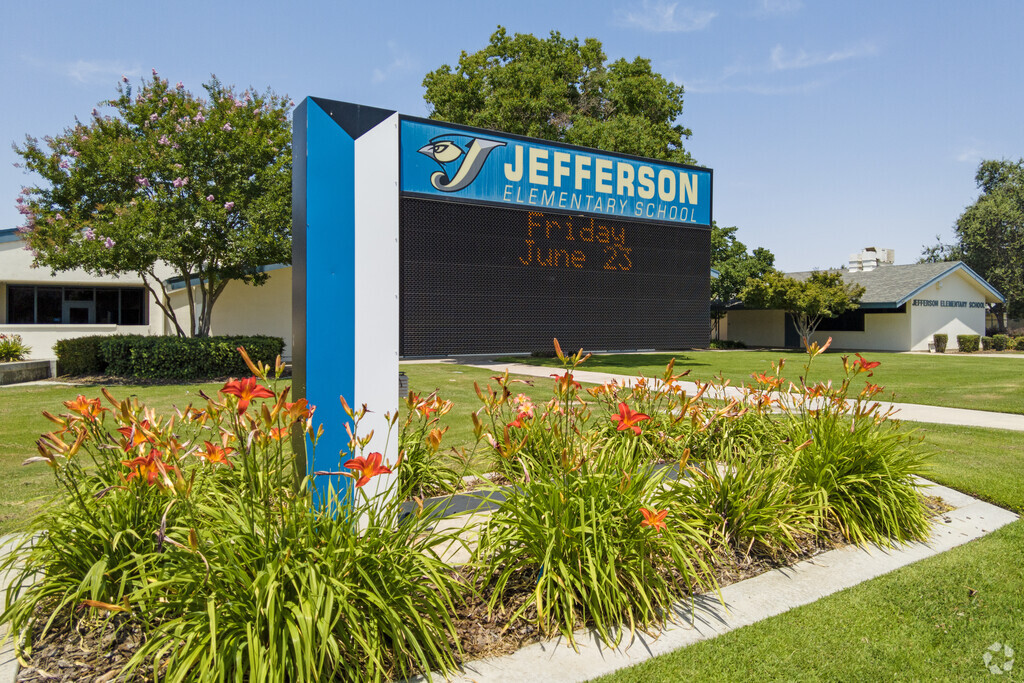 Jefferson Elementary School is located in Clovis California.