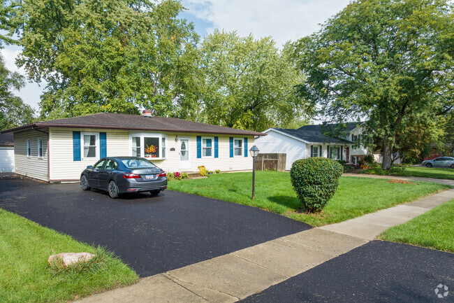 Ranch-style homes and split-levels can be found in Scots Plains located in Naperville, IL.