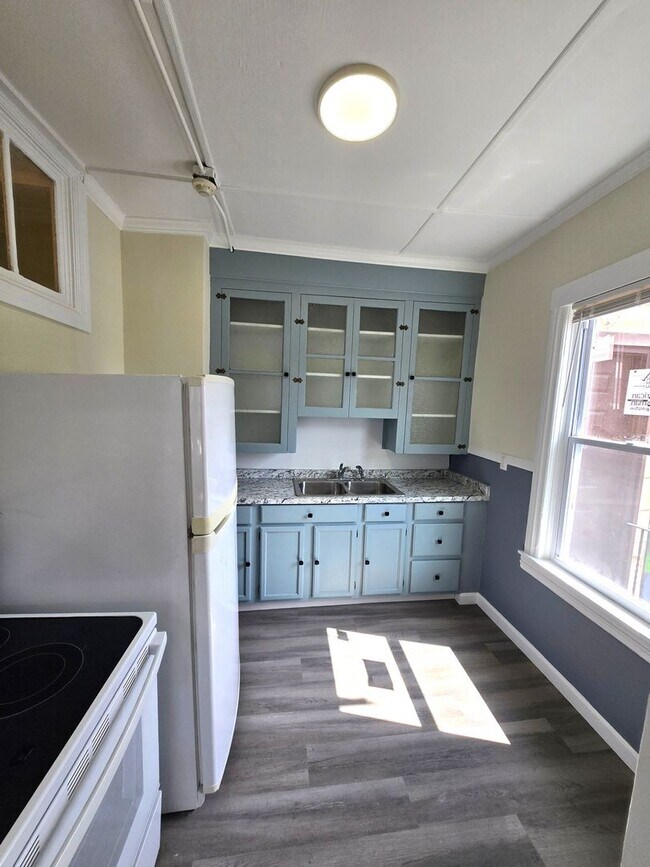 47 Montgomery St unit 1F, Pawtucket, RI 02860 - photo 2