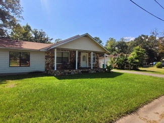 4507 2nd St, Moss Point, MS 39563