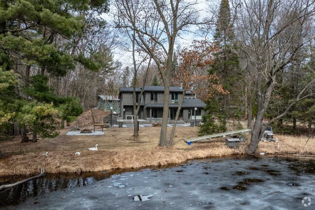 There are a number of homes on Altoona Lake throughout Seymour Township.