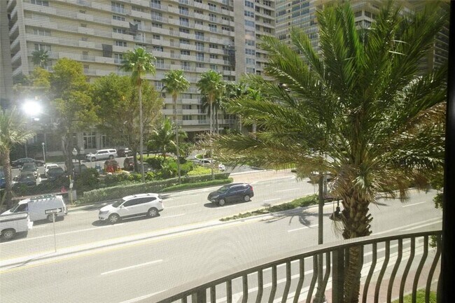 4241 N Ocean Blvd unit 201, Fort Lauderdale, FL 33308 - photo 2