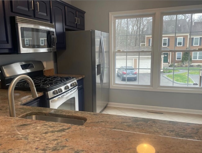 173 Foxbridge Village Rd, Branford, CT 06405 - photo 3