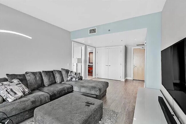 Sky Las Vegas unit 3407, Las Vegas, NV 89109 - photo 3