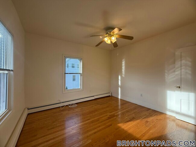 11 Snow St unit 2, Boston, MA 02135 - photo 4