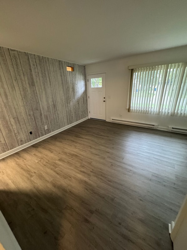 717 W Oakley Ave, Lowell, IN 46356