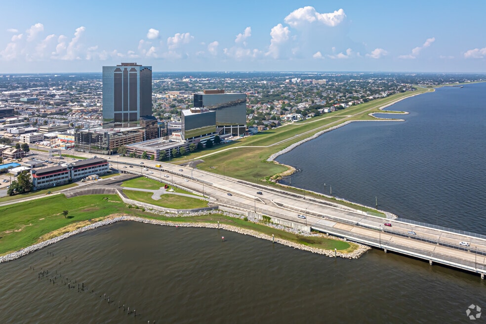 Metairie Lakefront