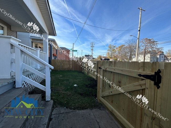 1215 Sullivant Ave, Columbus, OH 43223 - photo 5