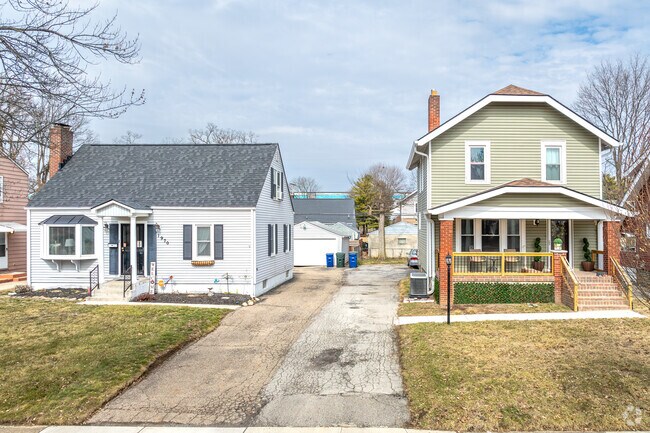 Cape Cod-style homes in Eastgate feature compact layouts, sloped roofs, and charming curb appeal.