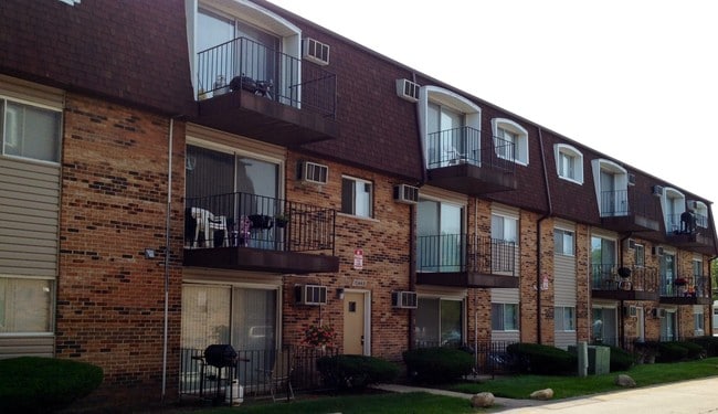 Briargate Apartments, Chicago Ridge, IL 60415 - photo 7