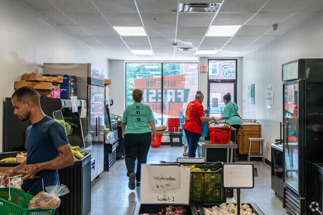 Warren residents can shop for groceries at the Glenwood Fresh Market.