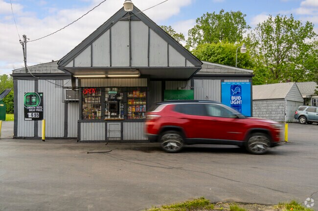 Sterling and Myrtle locals can grab and go at Prince Party Store.