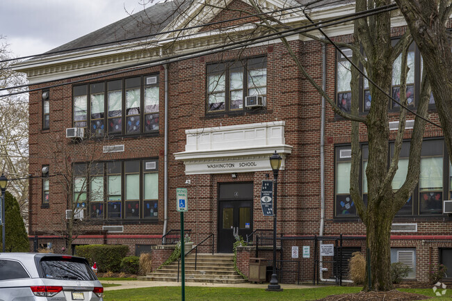 Washington School is an above-average, public school located in Rutherford, NJ.