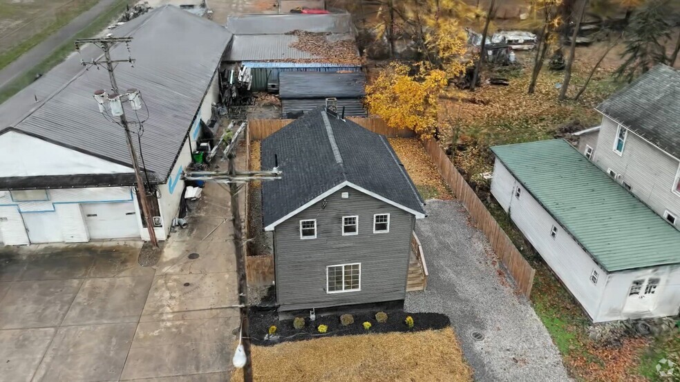 69 E Grant St, Alliance, OH 44601 - photo 2